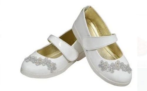 Comfortable And Light Weight Casual Wear Girl Low Heal Sandals