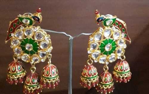 पार्टी और वेडिंग वियर के लिए मिक्स्ड लेडीज़ क्रिस्टल आर्टिफिशियल इयररिंग