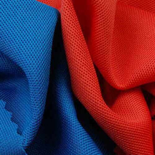 Polyester Cotton Fabric For Making Garments, Plain Pattern And Width 60 Inches