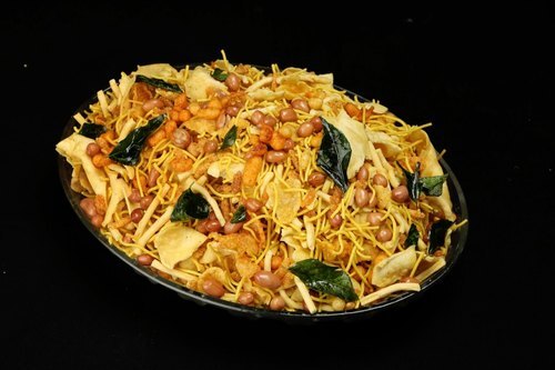 1 किलोग्राम मसालेदार और नमकीन कुरकुरे मिक्स नमकीन