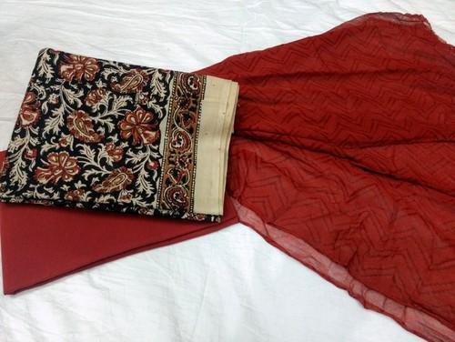 पर्पल वॉशेबल और हवा पार होने योग्य मल्टी कलर प्रिंटेड पैटर्न कॉटन अनस्टिच्ड लेडीज़ सूट