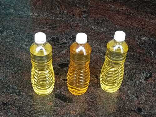 A Grade And Bottle Packed Refined Palm Oil With High Nutritious Value Medicine Raw Materials