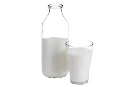  14% वसा की मात्रा मूल कच्चा स्वस्थ गाय का दूध, बोतल की पैकेजिंग 