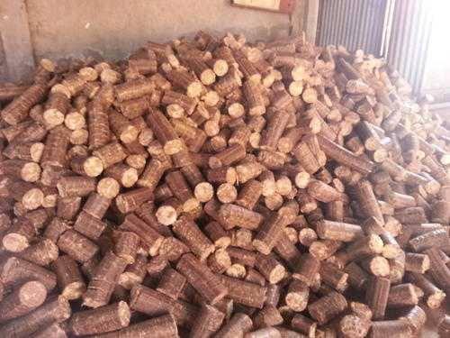 Environment Friendly Moisture Content 10% Bagasse Sawdust Briquettes