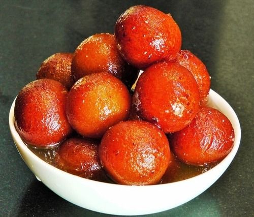 Ptfe Round Sweet And Tasty Brown Gulab Jamun With 2.8 Gram Fat And 2.3 Gram Protein