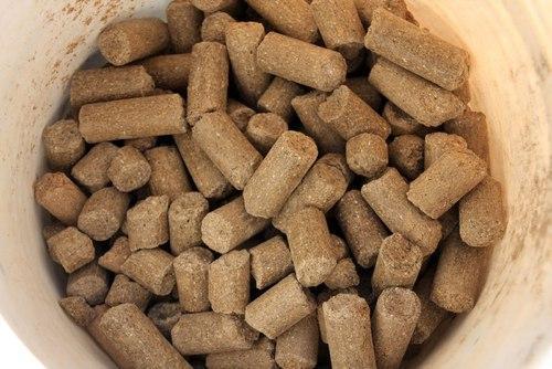 Dried Cattle Feed Pellet With 6 Months Shelf Life Application: Water