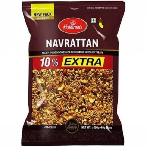 Food Grade Ready To Eat Crunchy Spicy Navrattan Namkeen, 440 Gram