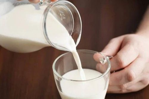 1 Liter 100% Pure White Fresh Full Cream Cow Milk For All Age Group