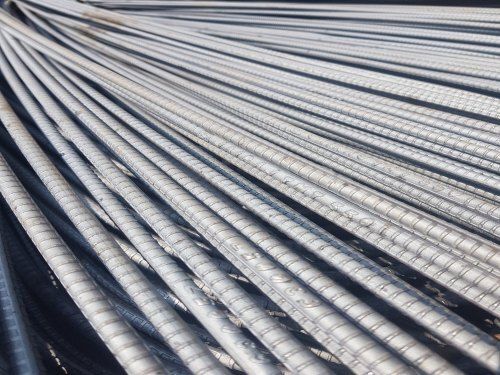 Polished Ruggedly Constructed High Performance Heavy Duty Silver Tmt Steel Bars