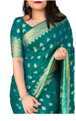 हल्के हरे रंग की लंबाई वाली 5.5 मीटर डिज़ाइनर और पार्टी वियर जैक्वार्ड प्रिंटेड साड़ी