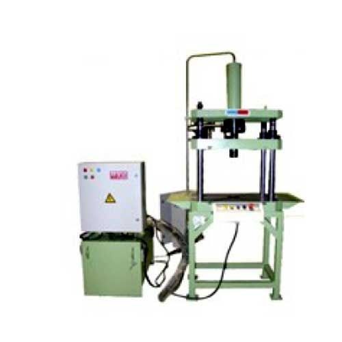 300 Ton Capacity Semi Automatic Mild Steel Industrial Hydraulic Press For Industrial Usage