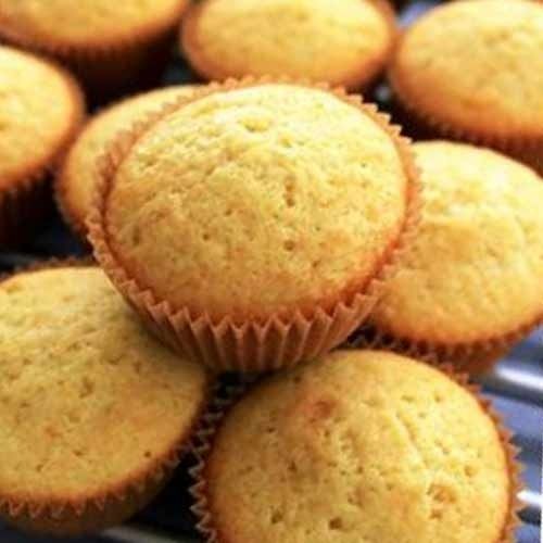 Round Shaped Delicious Tasty Regular Sized Sweet Baked Muffins Fat Contains (%): 16 Grams (G)