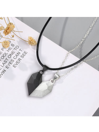 2 Pcs Black and Silver Magnetic Heart Couples Pendant Necklace