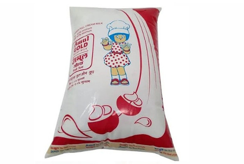 शुद्ध और प्राकृतिक रूप से अत्यधिक पोषक तत्वों से भरपूर स्वस्थ अमूल गोल्ड क्लासिक मिल्क एज ग्रुप: वयस्क