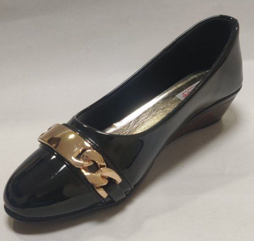 Transparent Light Weight Comfortable Black Ladies Shoes For Party And Casual Wear