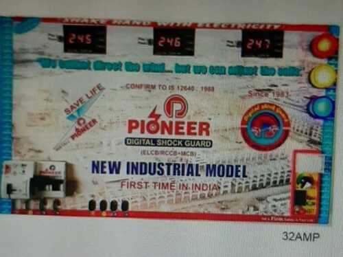 Pioneer Four Pole 32 Amp Industrial Automatic Smart RCBOs With Breaking 25ka