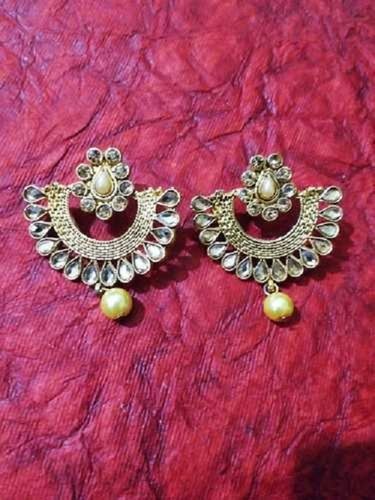 Ladies Round Gold Earring, Weight: Upto 9.45 Gm Capacity: 1 Ton/Day