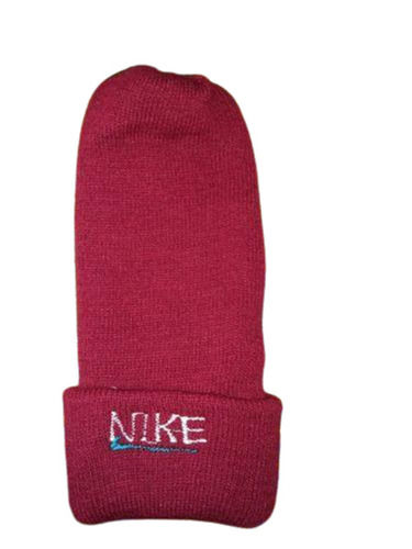 पुरुषों के लिए प्लेन टेक्सचर वाला ऊनी फ़ैब्रिक विंटर कैप हल्का और पहनने में आरामदायक