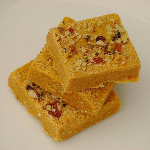 Prashant Sweets Orange Badam Soan Papdi, Packaging Size: 1 Kg,15kg