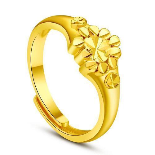 Quirky Square Gold Finger Ring