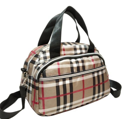 महिलाओं के लिए मल्टी कलर्ड PVC/Rexine प्रिंटेड स्लिंग और शोल्डर बैग