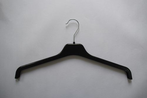 Light Weighted Strong And Durable Plastic Garment Hangers 