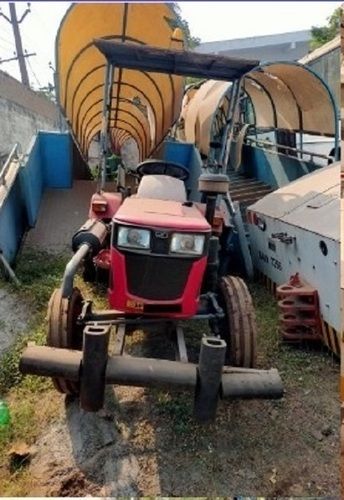 agricultural tractor