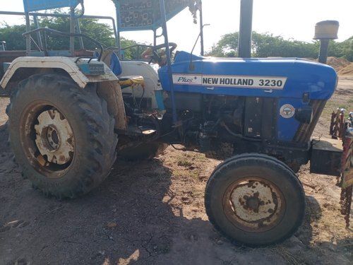 New Holland 3230 Old Tractor, 3 Cylinder