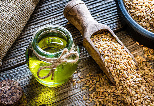 Cold Pressed Linseed And Flaxseed Oil, Rich In Omega-3 Fatty Acid