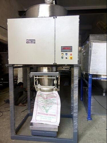 Automatic Fertilizer Packaging Machine With 220V Voltage, Capacity 500-1000 Pouch Per Hour