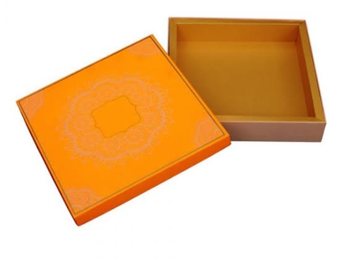 Square Shape Moisture Proof Sweet Box Capacity 1 Kg