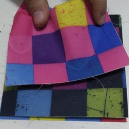 ब्लॉक प्रिंट पॉलिएस्टर बैग फ़ैब्रिक 68 इंच चौड़ाई और 150-200 Gsm के साथ, 100 मीटर कमरे का तापमान 25A C