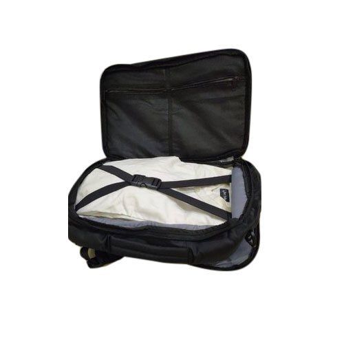 Zipper Closure Type Polyester Travel Cloth Bag With 25 To 30 Kg Weight Bearing Capacity