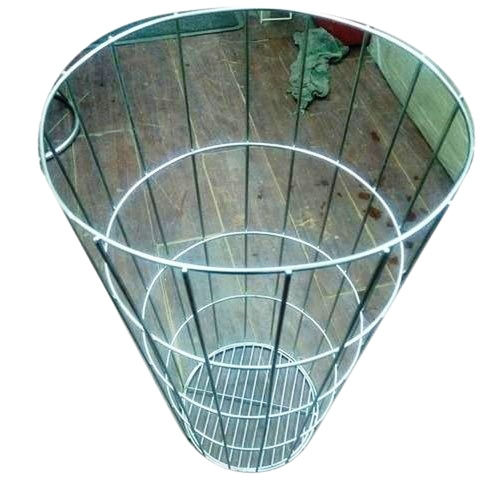 High Durability Round Paint Coated Stainless Steel Hotel Broom Stand Capacity: 50 Kg/Day