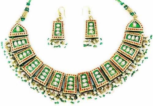 Party Wear Lightweight Skin Friendly Imitation Necklaces Set For Ladies