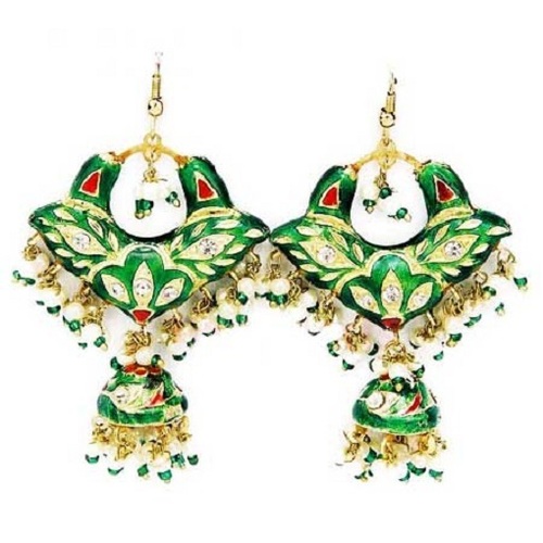 सिल्वर ग्रीन और गोल्डन पार्टी वियर लाइटवेट पर्ल बीडेड इमिटेशन इयररिंग महिलाओं के लिए