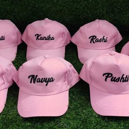 पिंक (गुलाबी) रंग के कॉटन कैप फ़्री साइज़ और कॉटन फ़ैब्रिक के साथ, धोने योग्य