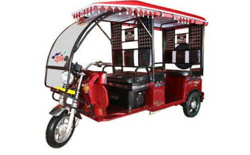 Golden Red And Black Fast Chargeable Battery Operated E Rickshaw For Commercial Use