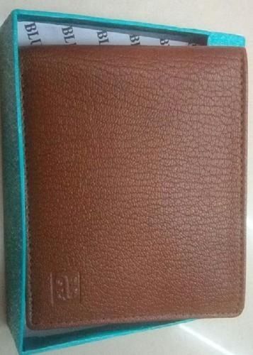 Very Spacious Plain Tan Color Mens Wallets With 5 Card Slots