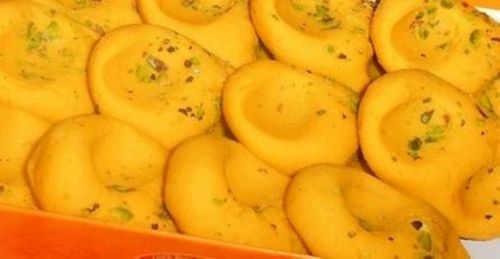 Fresh Sweet Khoya Kesar Peda With Rich And Creamy Texture With Shelf Life 5 Days