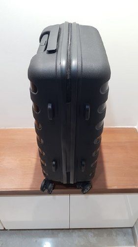 Wheel Mounted Black Poly Carbonate Luggage Trolley Bag With High Weight Holding Capacity Frequency: 50 Hertz (Hz)