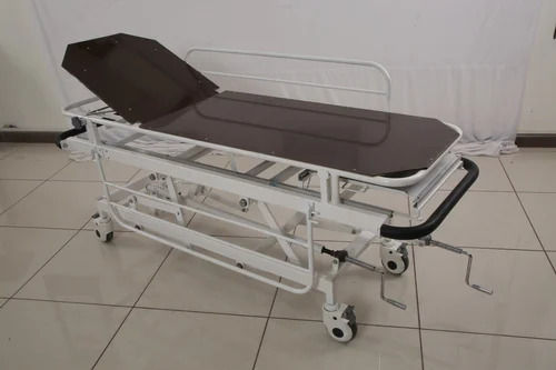 Reliable Nature Screw Mechanism Trauma Care Recovery Trolley (7x3 Feet)