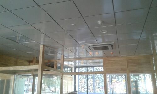 Square Shaped Polish Finished Antique And Durable Metal False Ceiling