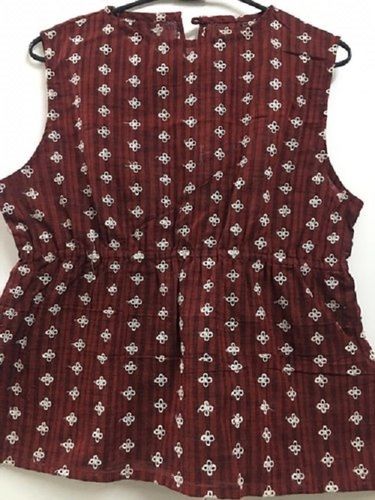 Maroon Ladies Breathable Sleeveless Printed Cotton Top