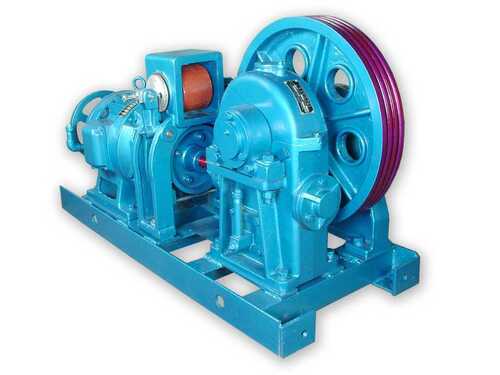 Geared And Gearless type Elevator Traction Machine