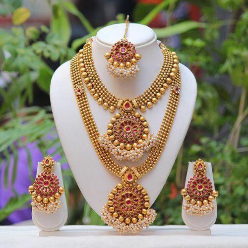 Ladies Imitation Necklace Set With Earrings For Wedding Wear
