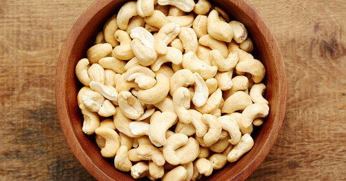 Natural And Organic Cashew Nuts Used In Sweet And Snacks Application: Industrial