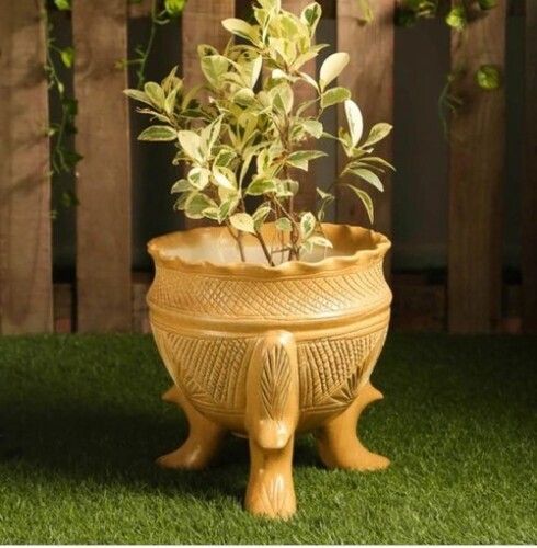 Plant Pot  Capacity: 70-100 Liter/Day