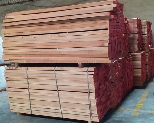 Thick And Termite Resistance Beech Wood Density: 752 Kg/M3 Kilogram Per Cubic Meter (Kg/M3)