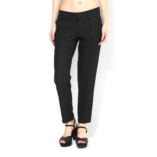 काला आरामदायक सांस लेने योग्य और फैशनेबल महिलाओं के लिए कॉटन ट्राउज़र